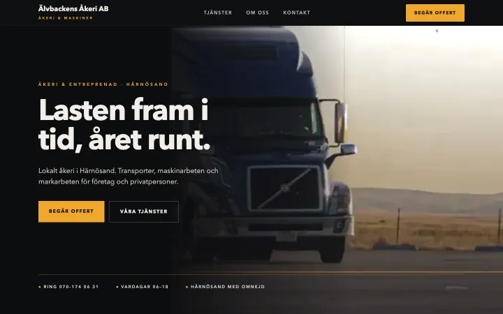 Exempel: Älvbackens Åkeris hemsida med mörk profil och en lastbil i kvällsljus, Härnösand